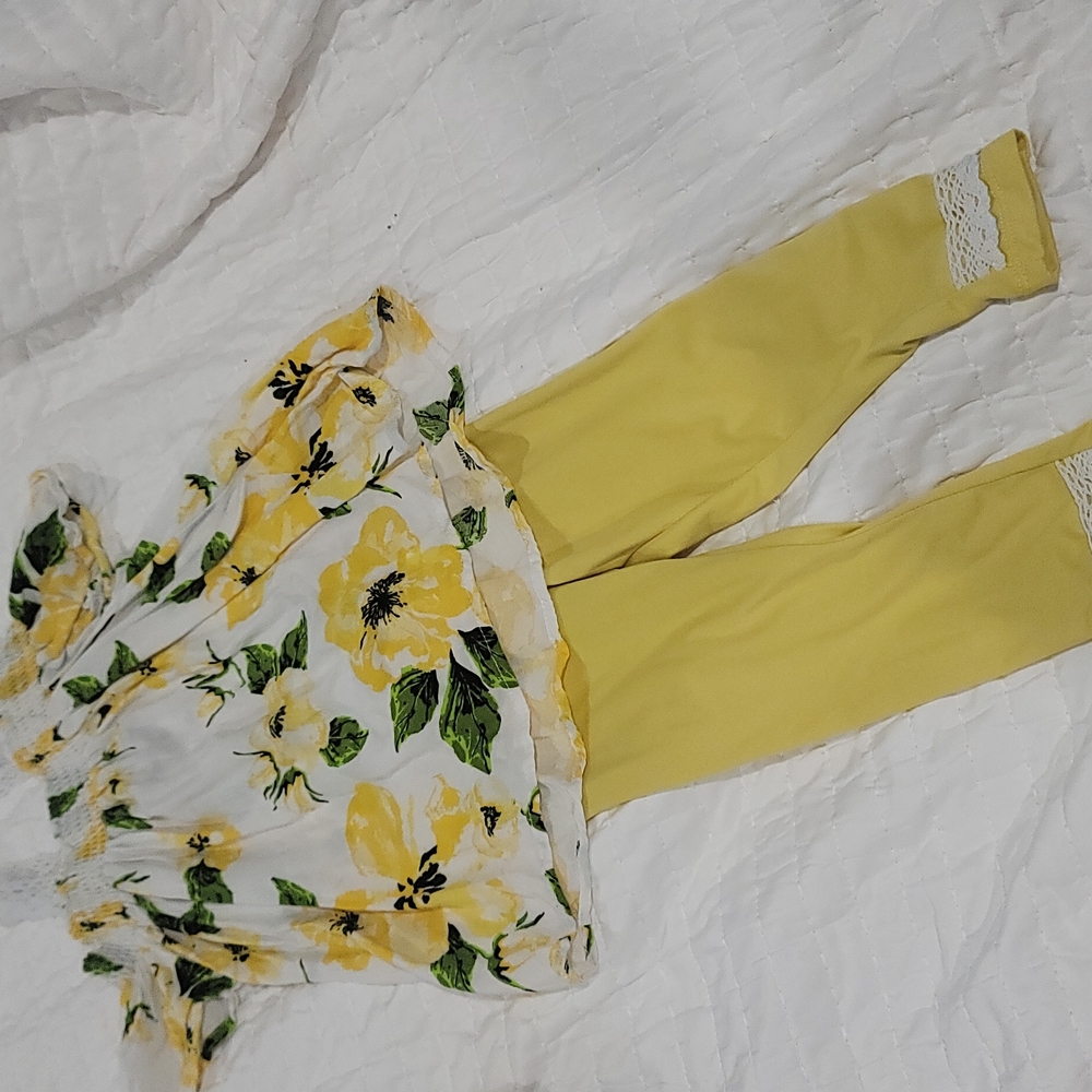 Girls shirt and leggings